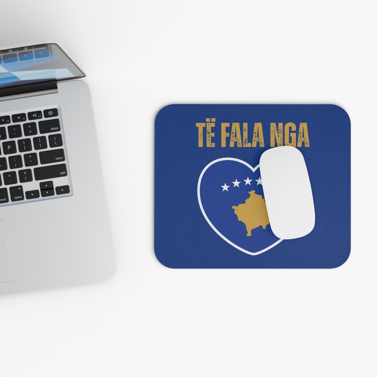 Të Fala Nga Kosova – Greetings from Kosovo Mouse Pad | Bold Blue & Yellow Kosovo Pride Desk Accessory