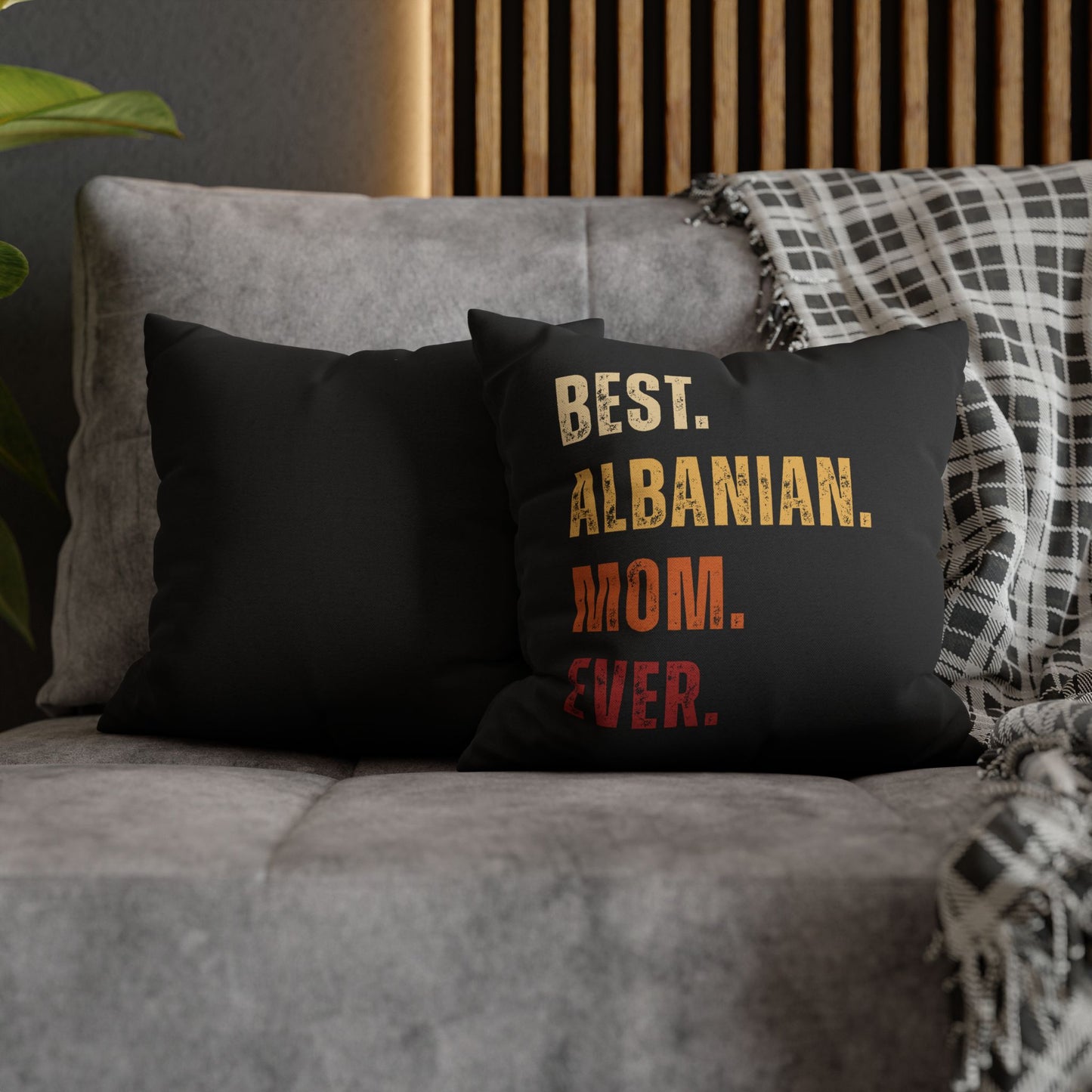 Best Albanian Mom Ever Throw Pillowcase – Grunge Typography on Black, Stylish Gift for Mother's Day, Mom Accent Decor